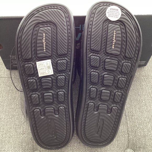 Skechers Women's Hyper Slide - Radiant Slide Sandals, size 8 - Picture 13 of 15